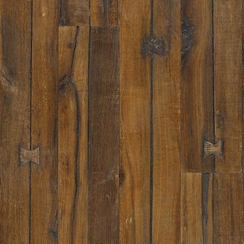 Le parquet contrecollé en chêne le charme naturel du bois, les lames se composent d’un parement du bois noble avec un support en latté à fil croisé