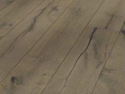 Le revêtement de sol stratifié un support aggloméré sur lequel a été apposé un décor qui prendre toutes les allures, motif bois, béton ou même carrelage