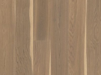 Le parquet contrecollé en chêne le charme naturel du bois, les lames se composent d’un parement du bois noble avec un support en latté à fil croisé