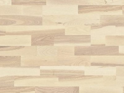 Le parquet contrecollé en frêne le charme naturel du bois, les lames se composent d’un parement du bois noble avec un support en latté à fil croisé