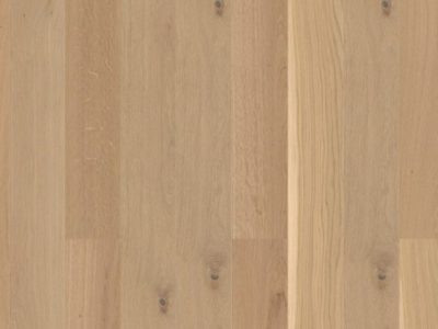 Le parquet contrecollé en chêne le charme naturel du bois, les lames se composent d’un parement du bois noble avec un support en latté à fil croisé