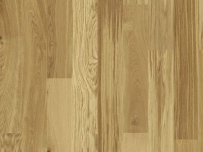 Le parquet contrecollé en chêne le charme naturel du bois, les lames se composent d’un parement du bois noble avec un support en latté à fil croisé