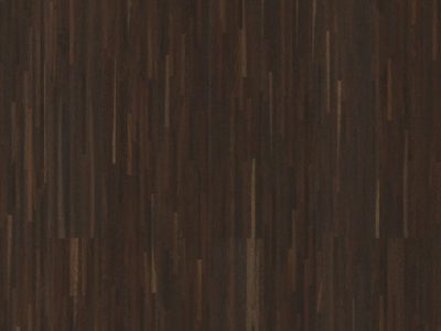 Le parquet contrecollé en chêne le charme naturel du bois, les lames se composent d’un parement du bois noble avec un support en latté à fil croisé